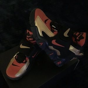 Nike Air Barrage Mid Sneakers